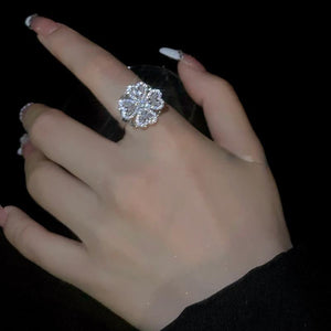 Rotating Clover Ring