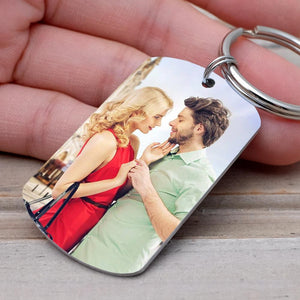 Personalized photo engravable keychain
