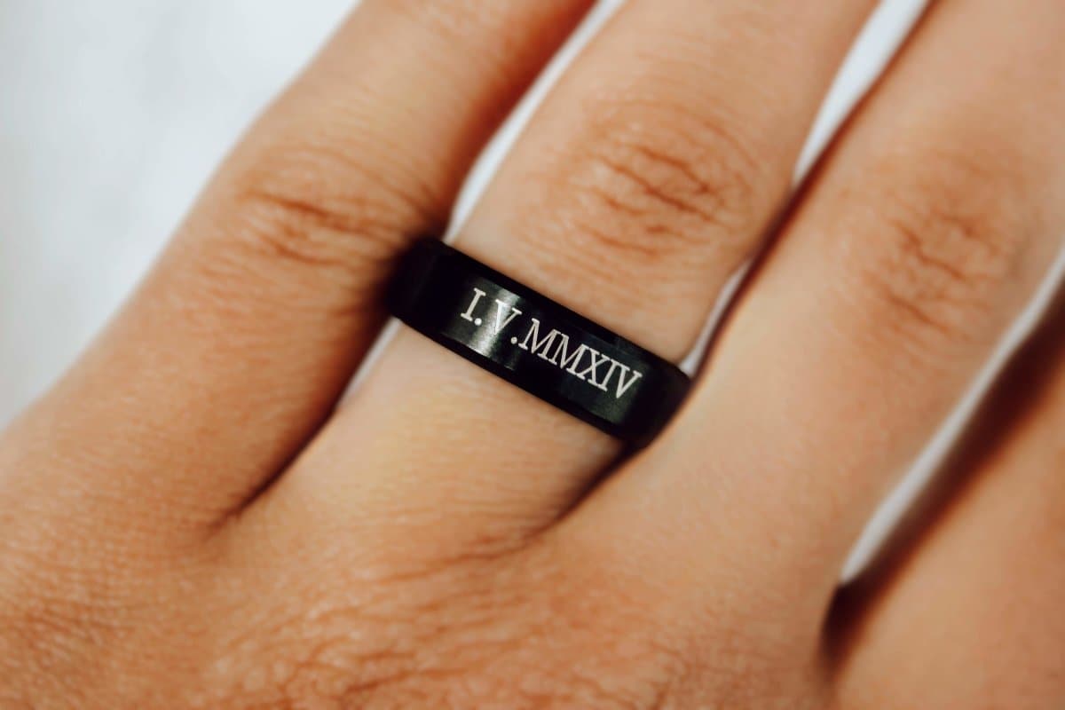 Personalized Black Couple Rings with Customized Engraving